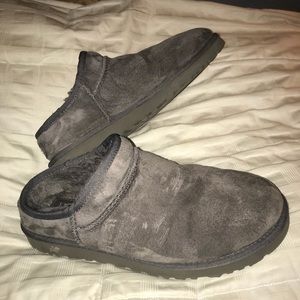 UGG slipper size 9